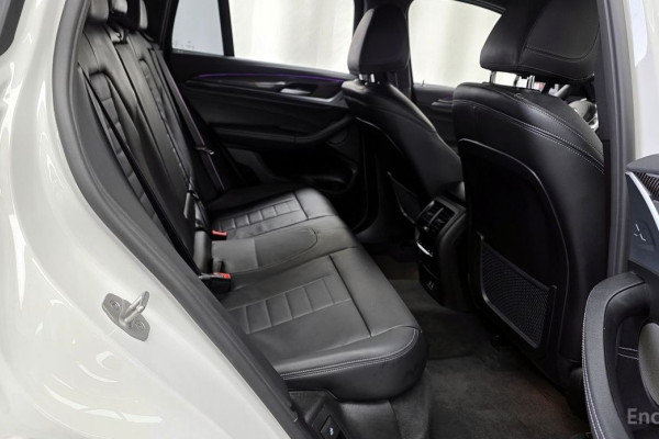 2025 BMW X4 с пробегом 9 698 км