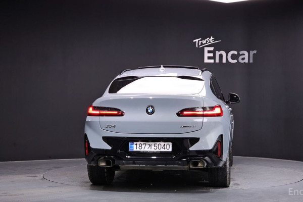 2025 BMW X4 с пробегом 12 542 км