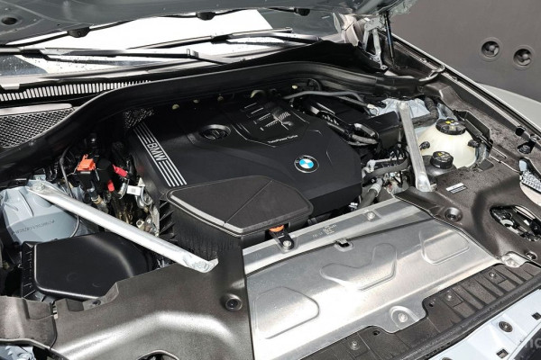 2025 BMW X4 с пробегом 12 542 км