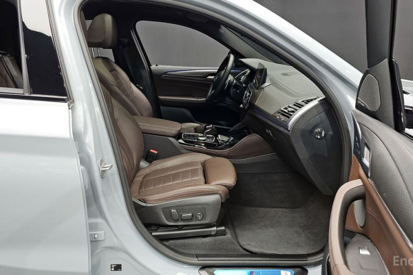 2025 BMW X4 с пробегом 12 542 км