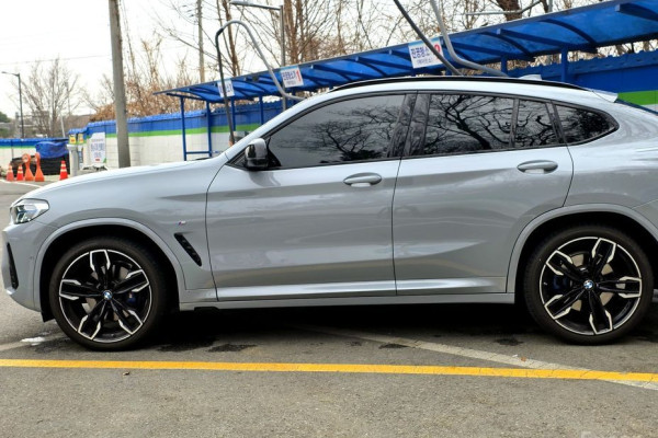 2025 BMW X4 с пробегом 13 466 км