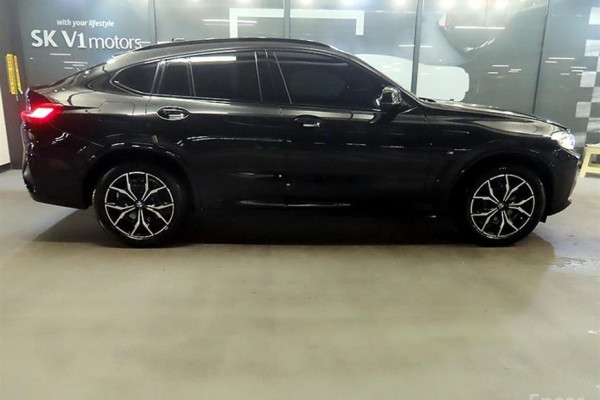 2023 BMW X4 с пробегом 30 829 км