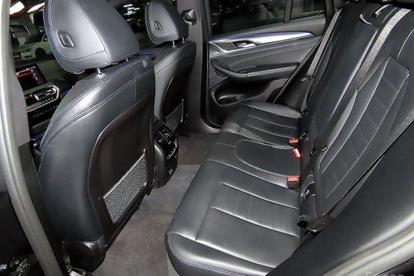 2023 BMW X4 с пробегом 30 829 км