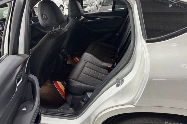 2023 BMW X4 с пробегом 42 046 км