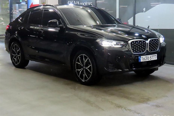 2023 BMW X4 с пробегом 30 829 км
