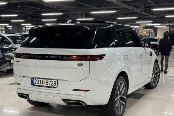 2023 Land Rover Range Rover Sport с пробегом 13 700 км