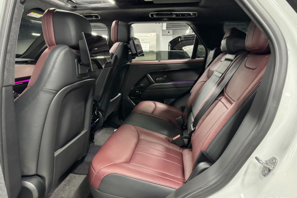 2023 Land Rover Range Rover Sport с пробегом 13 700 км