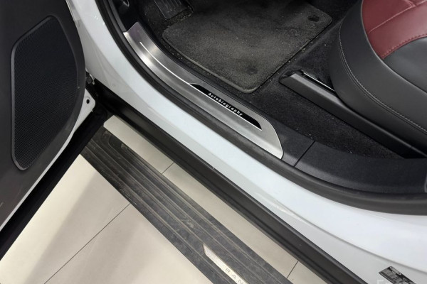 2023 Land Rover Range Rover Sport с пробегом 13 700 км