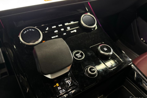 2023 Land Rover Range Rover Sport с пробегом 13 700 км