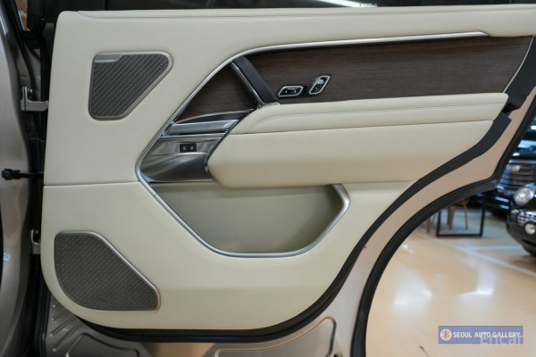 2023 Land Rover Range Rover с пробегом 26 700 км