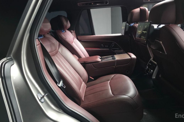 2023 Land Rover Range Rover с пробегом 27 406 км