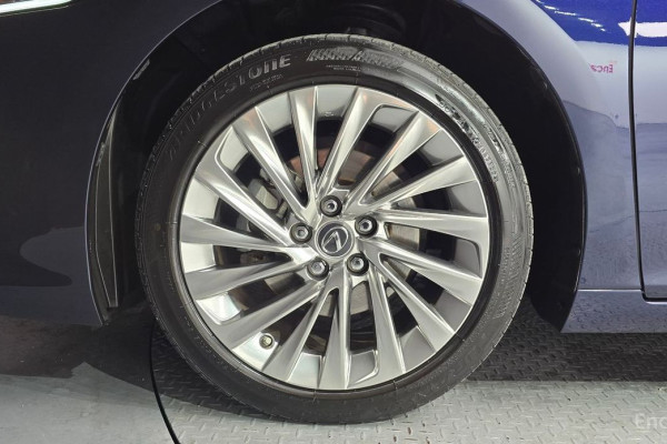 2022 Lexus ES с пробегом 71 394 км