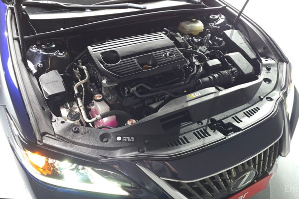 2022 Lexus ES с пробегом 71 394 км