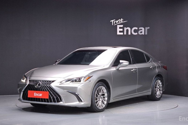 2022 Lexus ES с пробегом 64 134 км