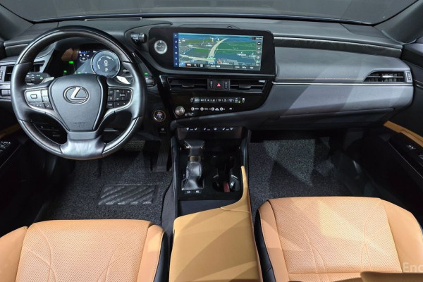 2022 Lexus ES с пробегом 71 394 км