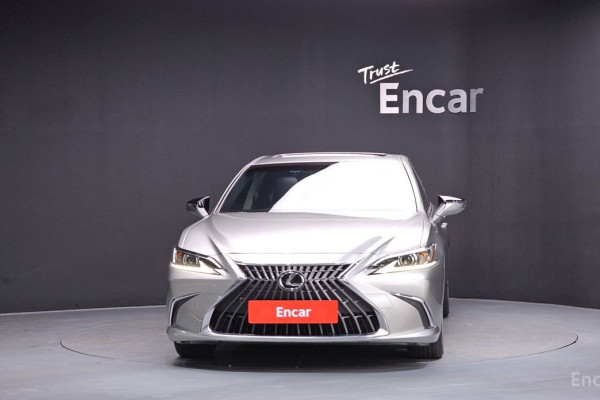 2022 Lexus ES с пробегом 64 134 км