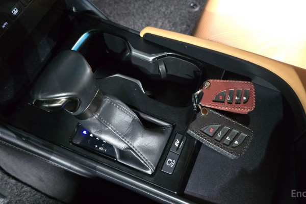 2022 Lexus ES с пробегом 71 394 км