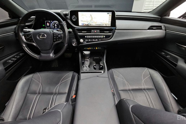2022 Lexus ES с пробегом 64 134 км