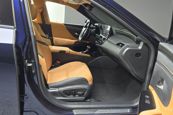 2022 Lexus ES с пробегом 71 394 км