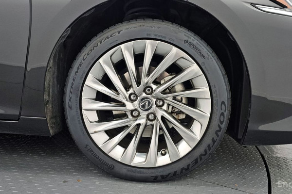 2023 Lexus ES с пробегом 72 334 км