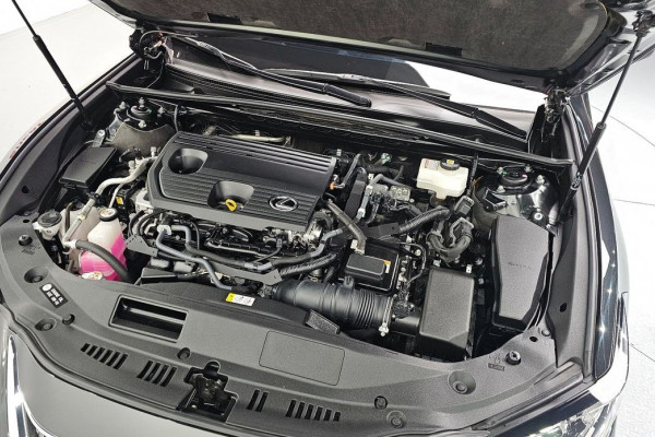 2023 Lexus ES с пробегом 72 334 км