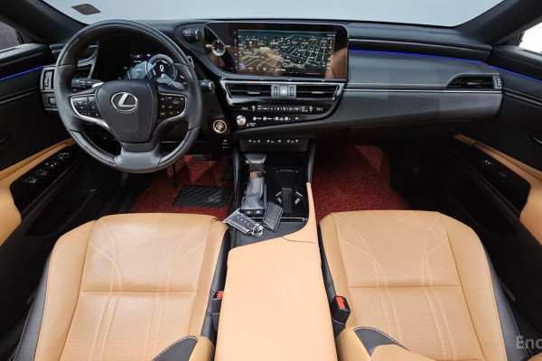 2023 Lexus ES с пробегом 72 334 км