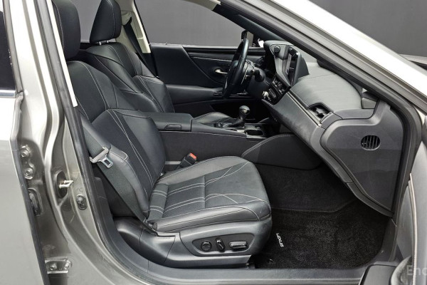 2022 Lexus ES с пробегом 64 134 км