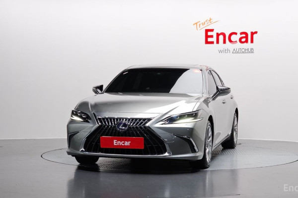 2022 Lexus ES с пробегом 20 011 км