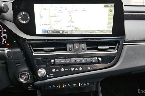 2022 Lexus ES с пробегом 64 134 км