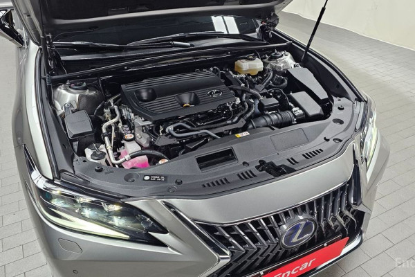 2022 Lexus ES с пробегом 20 011 км