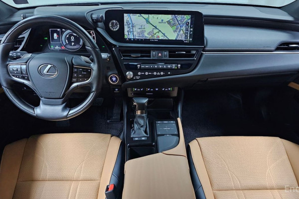 2022 Lexus ES с пробегом 20 011 км