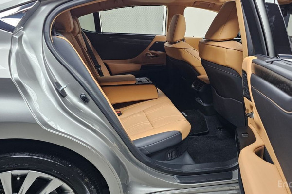 2022 Lexus ES с пробегом 20 011 км