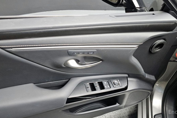 2022 Lexus ES с пробегом 64 134 км