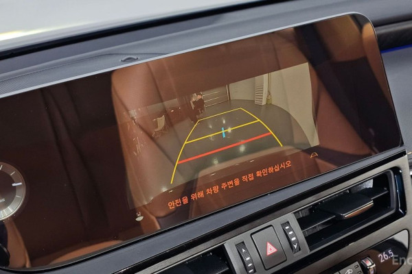 2023 Lexus ES с пробегом 72 334 км