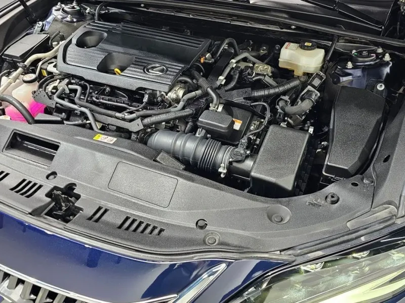 2022 Lexus ES с пробегом 101 203 км