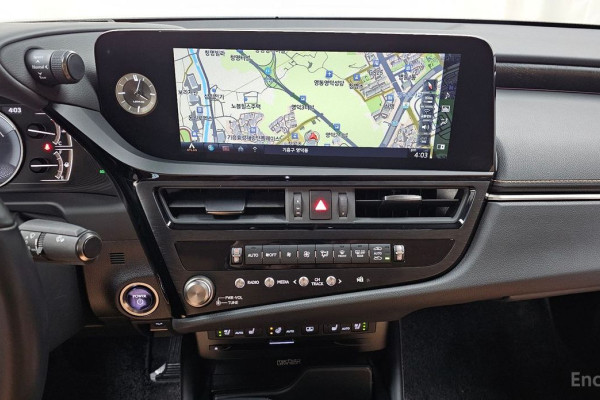 2022 Lexus ES с пробегом 20 011 км