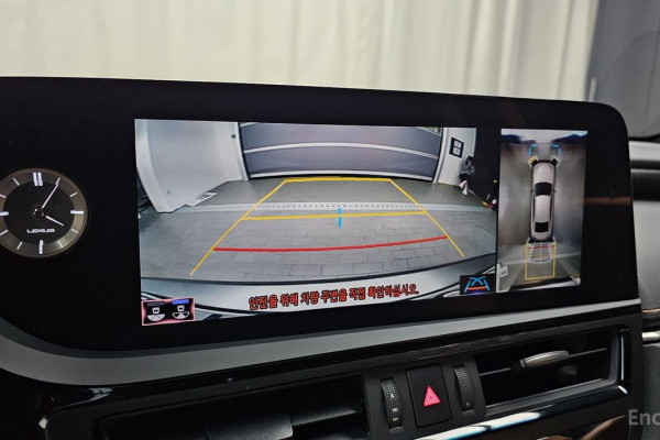 2022 Lexus ES с пробегом 20 011 км