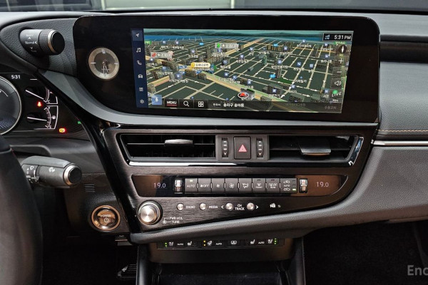 2023 Lexus ES с пробегом 82 477 км