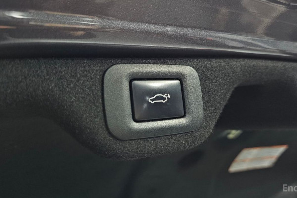 2023 Lexus ES с пробегом 82 477 км