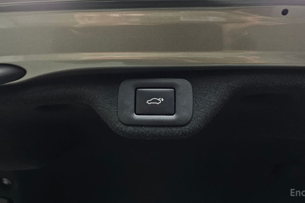 2022 Lexus ES с пробегом 20 011 км