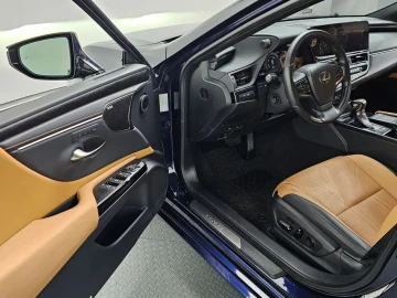 2022 Lexus ES с пробегом 101 203 км