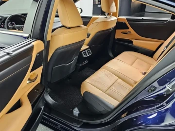 2022 Lexus ES с пробегом 101 203 км