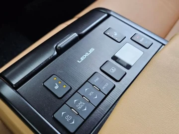 2022 Lexus ES с пробегом 101 203 км