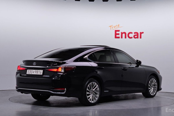 2022 Lexus ES с пробегом 48 669 км