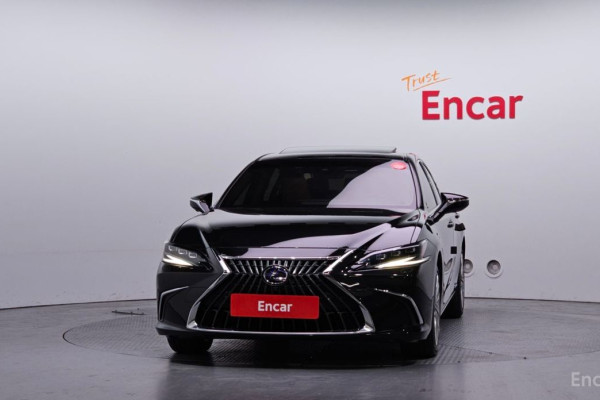 2022 Lexus ES с пробегом 48 669 км
