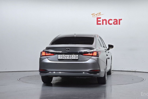 2023 Lexus ES с пробегом 35 797 км