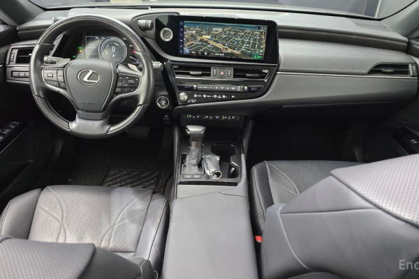 2023 Lexus ES с пробегом 35 797 км