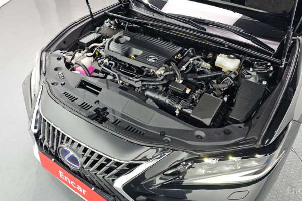 2022 Lexus ES с пробегом 48 669 км