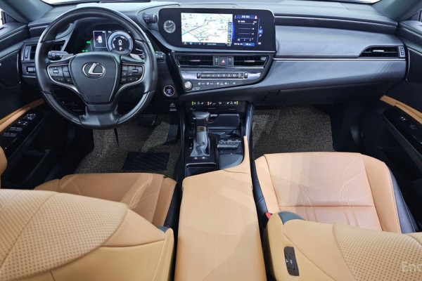 2022 Lexus ES с пробегом 48 669 км