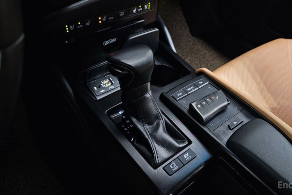 2022 Lexus ES с пробегом 48 669 км